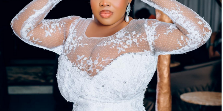 I don’t do love without money – Nigerian woman sends last warning to admirers ‘singing I love you like a national anthem’