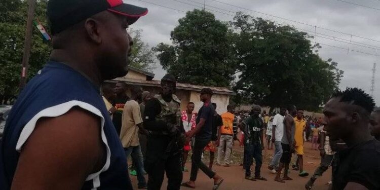 Benue: Angry Protesters Dump Dead Bodies On Major Road After Bandit Attack