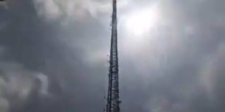 Man Climbs Broadcast Mast In Abuja, Protests Economic Hardship, Insecurity