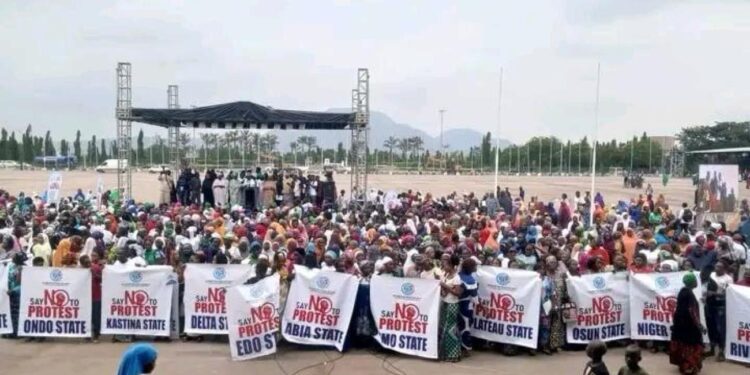 ‘They Promised Us Rice, APC Scammed Us’ – Pro-Govt Protesters Stranded After Rally