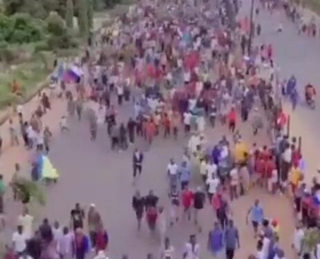 Kaduna Residents Defied Security Personnel, Took-Over Major Roads (Video)