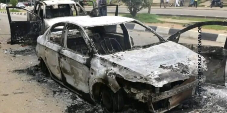 Police, Shi’ites Clash In Abuja: 2 Policemen Dead, 3 Unconscious (Photos)