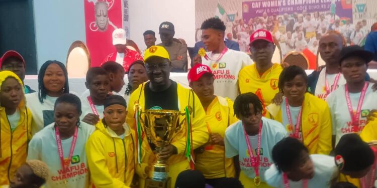 Wild Celebrations As Governor Obaseki Gifts Edo Queens ₦100 Million (Photos)