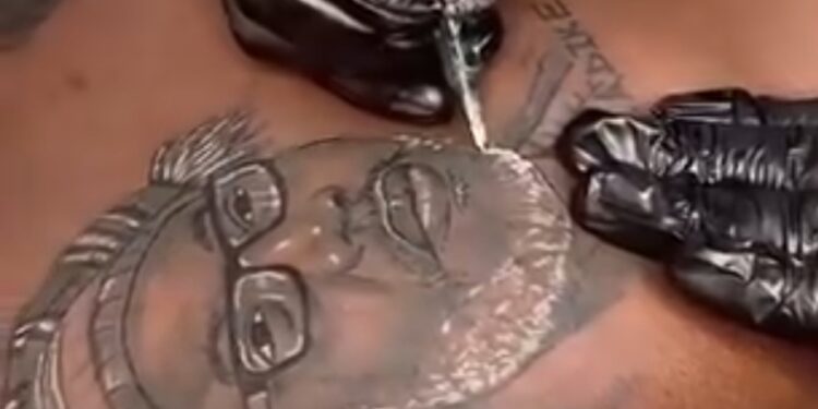 Man Shows Off His Tattoo Of Nnamdi Kanu (Photos)