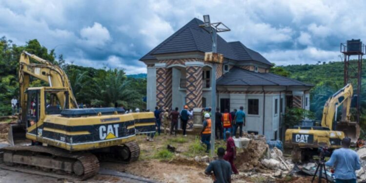 Enugu Demolishes Another Building Used As Kidnappers’ Den, Warns Property Owners