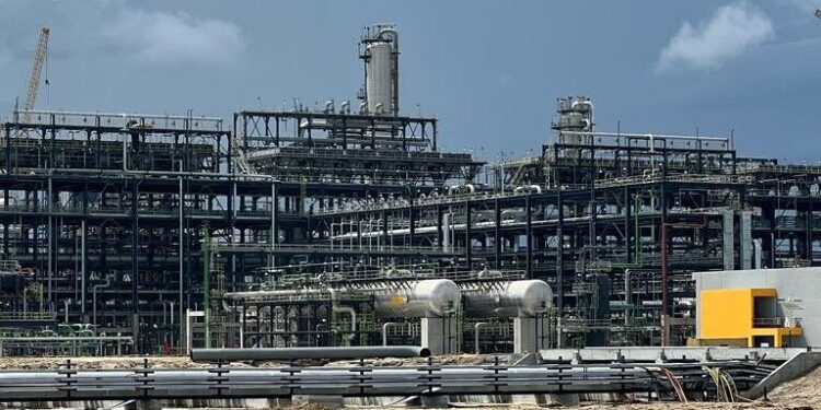 Dangote Refinery Falls Short Of Daily Petrol Supply Commitment