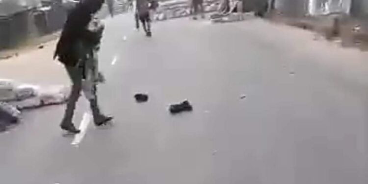 Unknown Gunmen Attack Newly Mounted Military Checkpoint In Umuahia (Video)