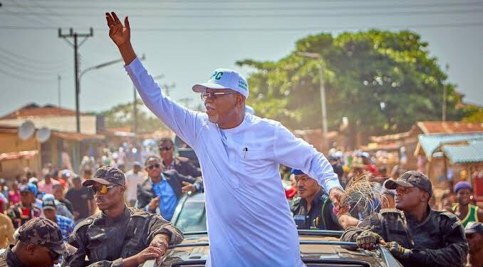 Governor Lucky Aiyedatiwa Dances In Church (Video)