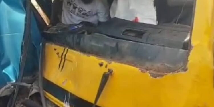 Newlyweds And 16 Others Injured In Accident On 3rd Mainland Bridge (Photos)