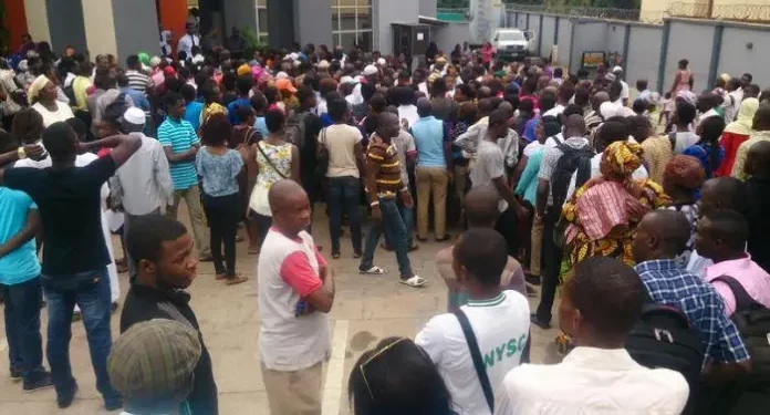 Cash Scarcity Persists Across Nigeria As Banks Ignore CBN’s Order