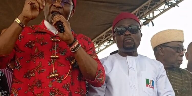 Deputy Speaker, Kalu Welcomes Over 3,000 New Defectors To APC In Abia