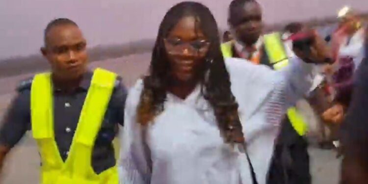 How Aggrieved Lady Grounded Abuja-Bound Aircraft, Left Travellers Stranded (Photo)