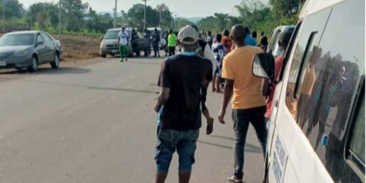 Armed Herdsmen Kidnap 3 Soldiers, 35 Passengers On Enugu-Nsukka Road