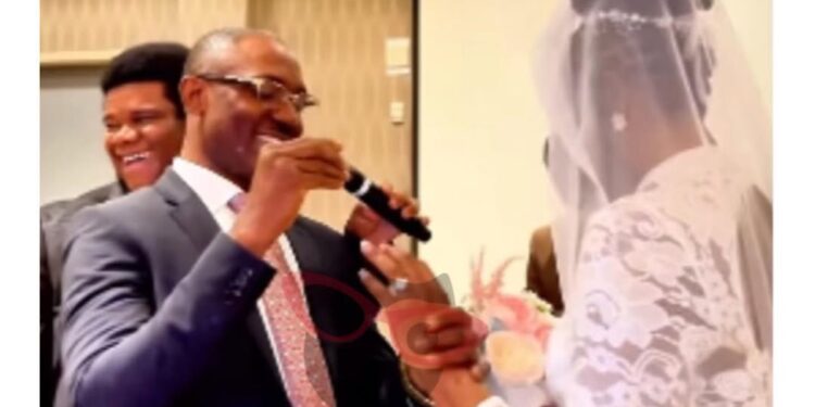 Photos Of Suspended Catholic Priest Kissing His Bride In The US