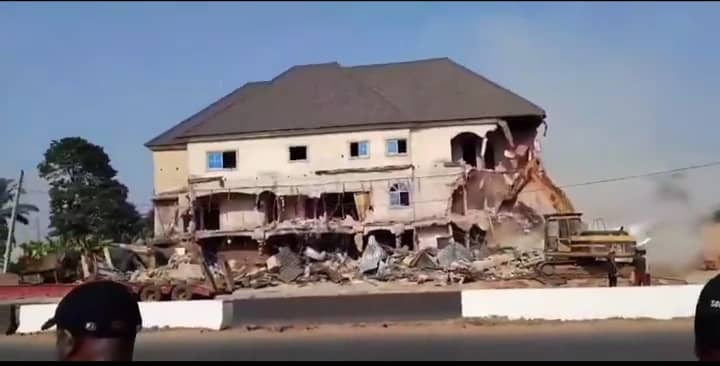 Anambra Demolishes Kidnappers’ Den Disguised As Hotel, Uncovers 30 Graves (Video)