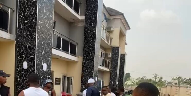Hotels Sealed As Anambra Community Enforces Homeland Security Law (Video)