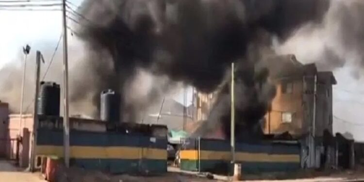 Angry Youths Burn Police Station In Ondo