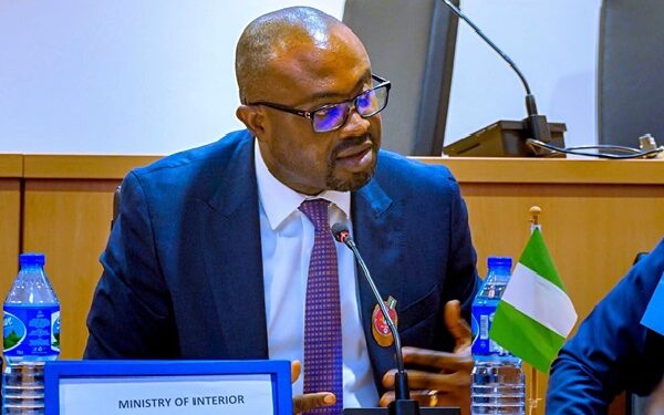 Relief For Nigerians As FG Installs Passport Printers In U.S Consulates