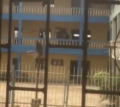 EFCC Operatives Storm Lagos School With Guns (Video)