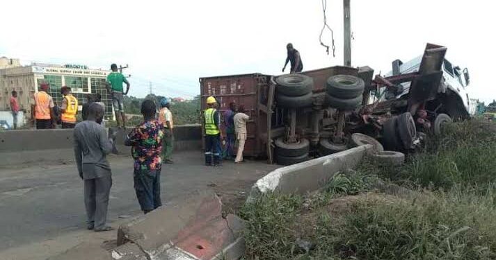 Three Killed, 14 Injured In Lagos-Ibadan Expressway Multiple Collision
