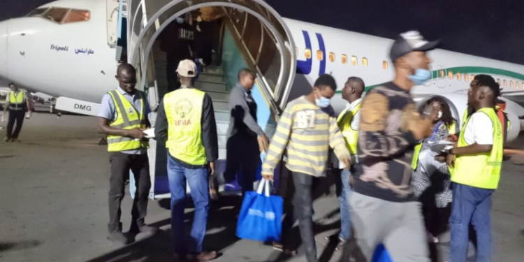 180 stranded Nigerians return from Libya (photos)