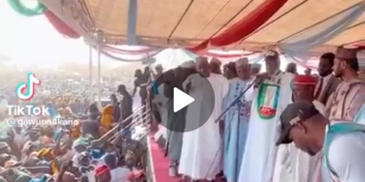 Kwankwaso Supporters Throw Their Hats Away, Join APC