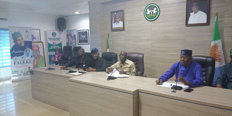 Oshiomhole Supports Tinubu’s Susbsidy Removal Plan