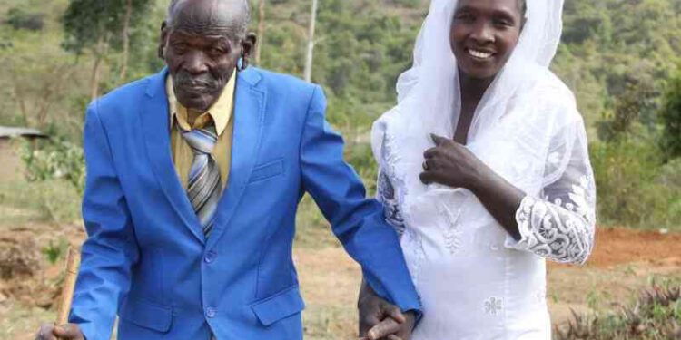 99-year-old Man Marries His Girlfriend, 40, After 20 Years of Dating (Photos)