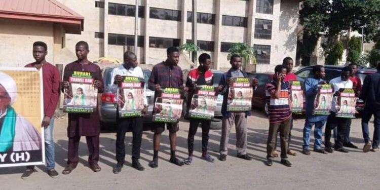 Tension As Shi’ites Storm Abuja Court, Demand Release Seized Passports Of Leader, El-Zakzaky And Wife