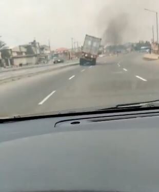 The Moment Another Container Fell On The Highway In Lagos (Video)