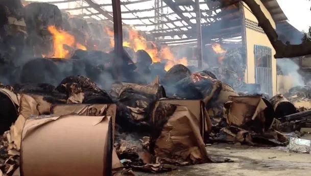 Fire Razes Sumal’s Warehouse In Ibadan
