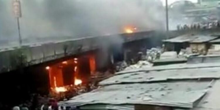 Fire Razes Agbeni Market In Ibadan