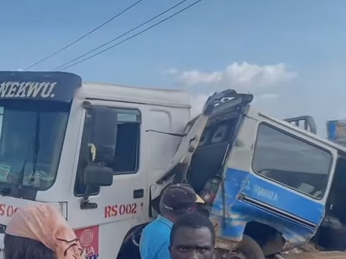 Truck Crushes Two Commercial Buses In Onitsha, Many Feared Dead (Photos)