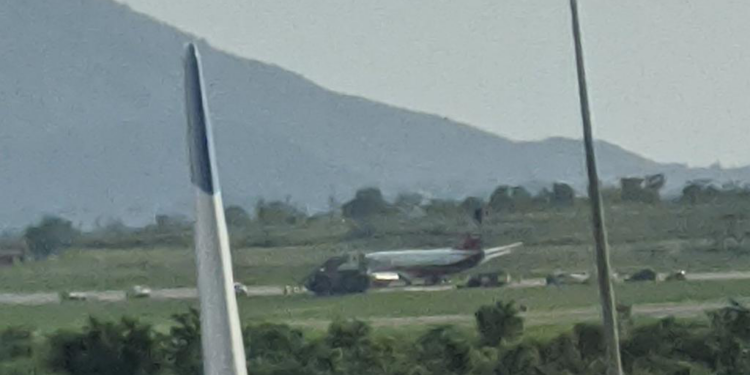 Max Air Boeing 737 Suffers Multiple Tire Bursts Upon Landing Abuja Airport