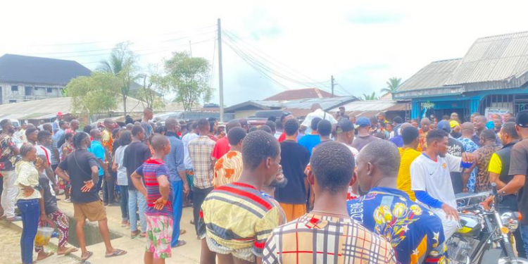 Two Suspected ‘Thieves’ Stripped And Paraded In Rivers Community
