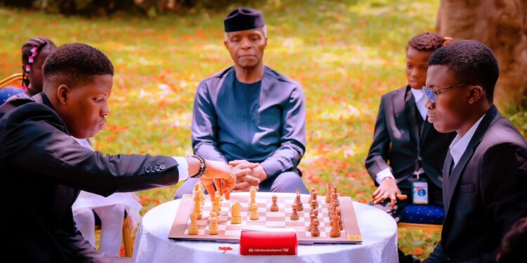 Pictures Of Osinbajo Playing Chess With Children Of Chess In The Slum Africa Grp