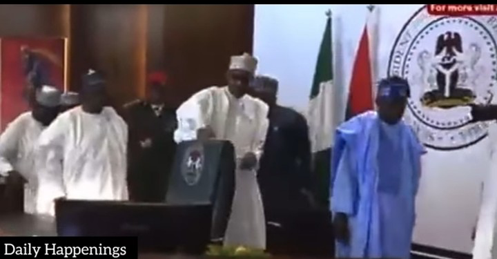 Moment Buhari Tapped The Presidential Seat For The Last Time (Video) 