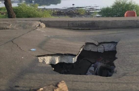 Lagos State Govt Shuts Down Ijora Bridge Over Massive Crack On The Bridge