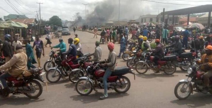 4 Injured As Amotekun, Traders Clash In Ekiti