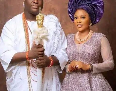 Ooni’s New wife, Olori Elizabeth Akinmuda Begins Traditional Entry Into Palace (Video)