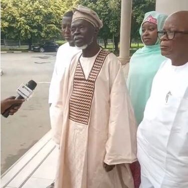 Ole, Ole Thief, Thief – Factional Leader of Labour Party, Lamidi Apapa Booed And Mocked at the Presidential Election Petition Court in Abuja