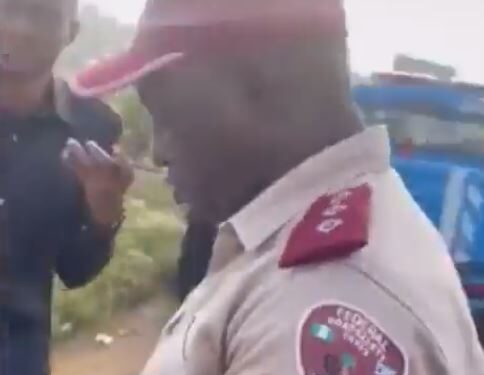 FRSC Officer Slaps Man For Recording Him In Osun (Video)