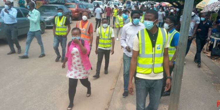 BREAKING: Health Workers Protest In Abuja, Threatens Strike