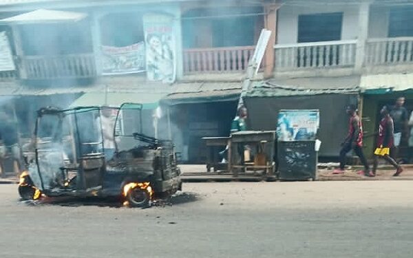 Sit-At-Home Enforcers Burn Vehicles, Scare Anambra Residents