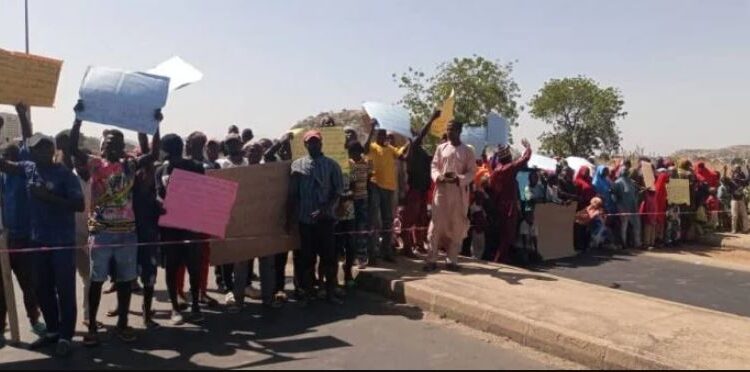 Protesters Block Jos-Abuja Highway Over Killings In Plateau Community