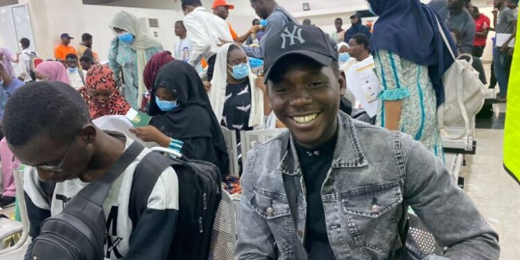 We’re Happy To Be Back Home — Nigerians Evacuated From Sudan Arrive Abuja (Photos)