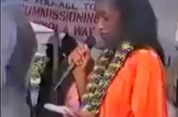 Hafsat Abiola Knelt Down While Thanking Bola Tinubu (Throwback Video) 