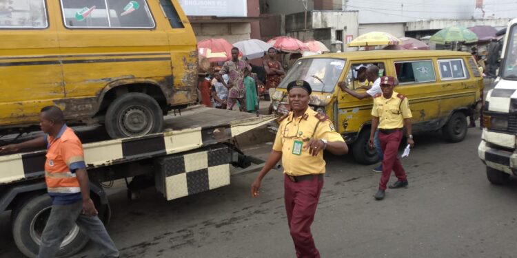Lagos Cracks Down On Illegal Garages, Seizes 40 Vehicles