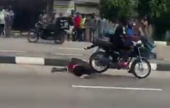 Man reportedly murdered in Lagos, attackers use Okada to repeatedly run over his body (Graphic video)