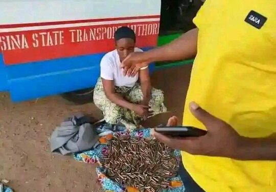 Woman Arrested While Delivering Firearms To Bandits In Katsina (Photos)